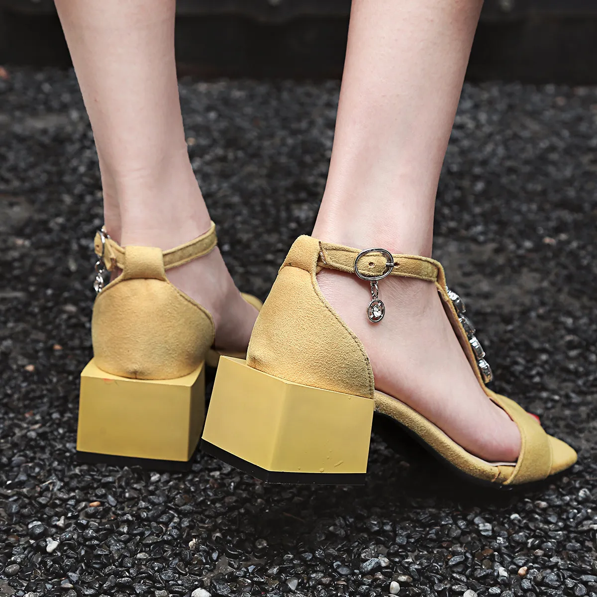 Bigsizeheels Stylish Buckle Open Toe Heel Covering Casual Sandals - Yellow