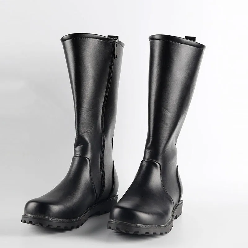 Black rinding boots under the knee