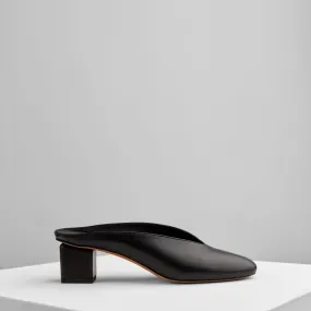 Mildred Mules in Nero